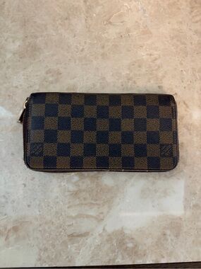 Louis Vuitton Zippy Damier Ebene Wallet